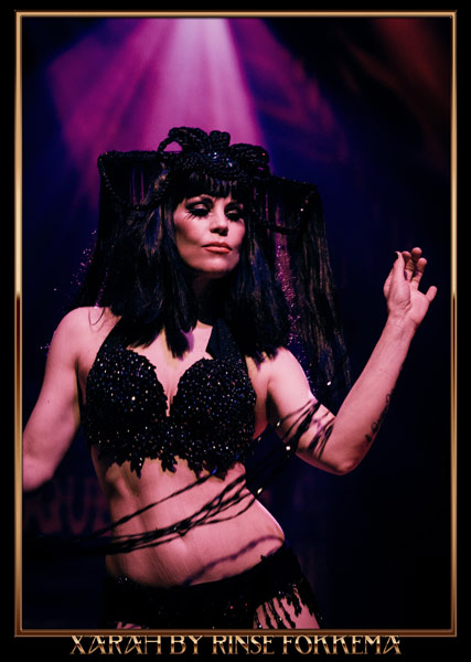 Temptation burlesqueshow by Xarah - magical dark and teasing burlesquesact by Xarah